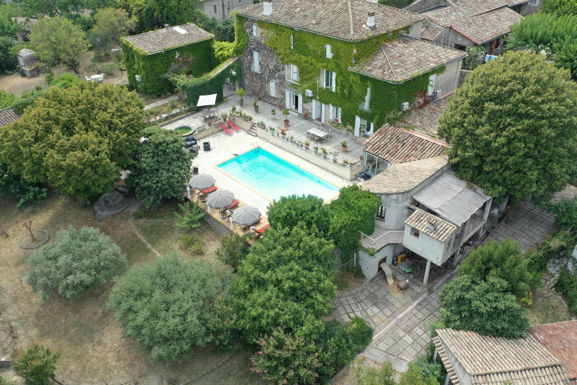 Le Domaine Du Soulier -Gite Et Chambres D'Hotes - La Maison Du Gardien Tornac 外观 照片