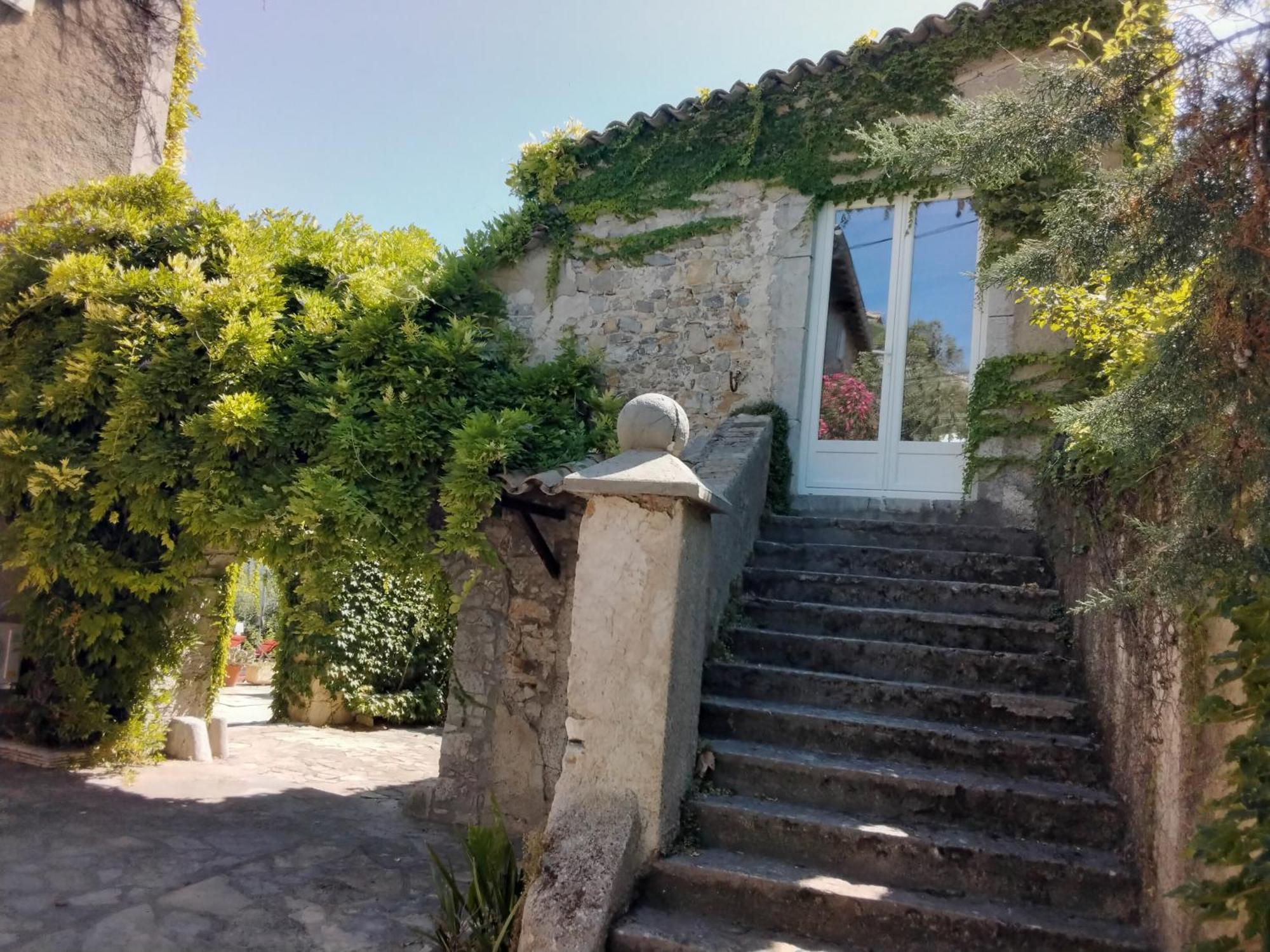 Le Domaine Du Soulier -Gite Et Chambres D'Hotes - La Maison Du Gardien Tornac 外观 照片