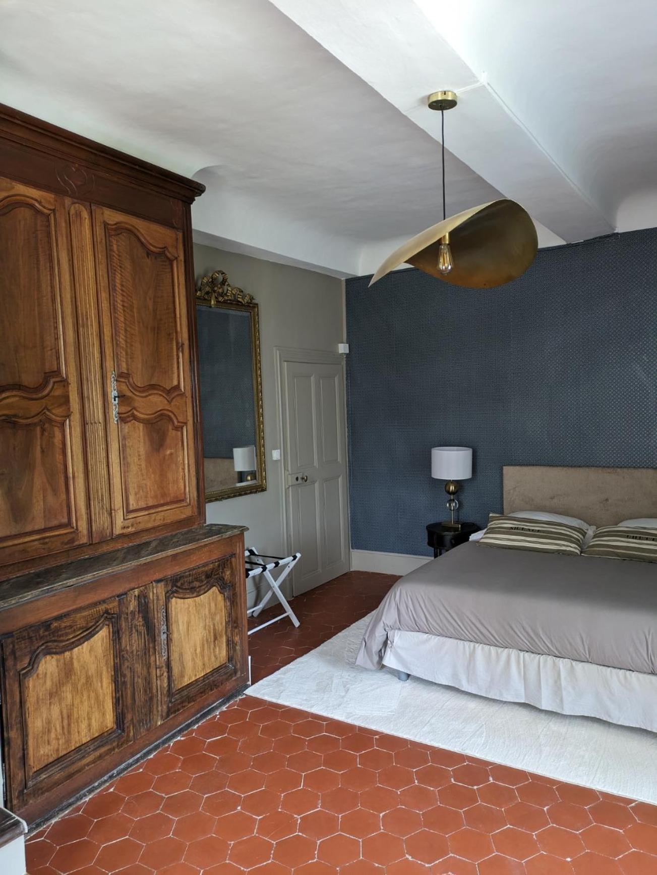 Le Domaine Du Soulier -Gite Et Chambres D'Hotes - La Maison Du Gardien Tornac 外观 照片