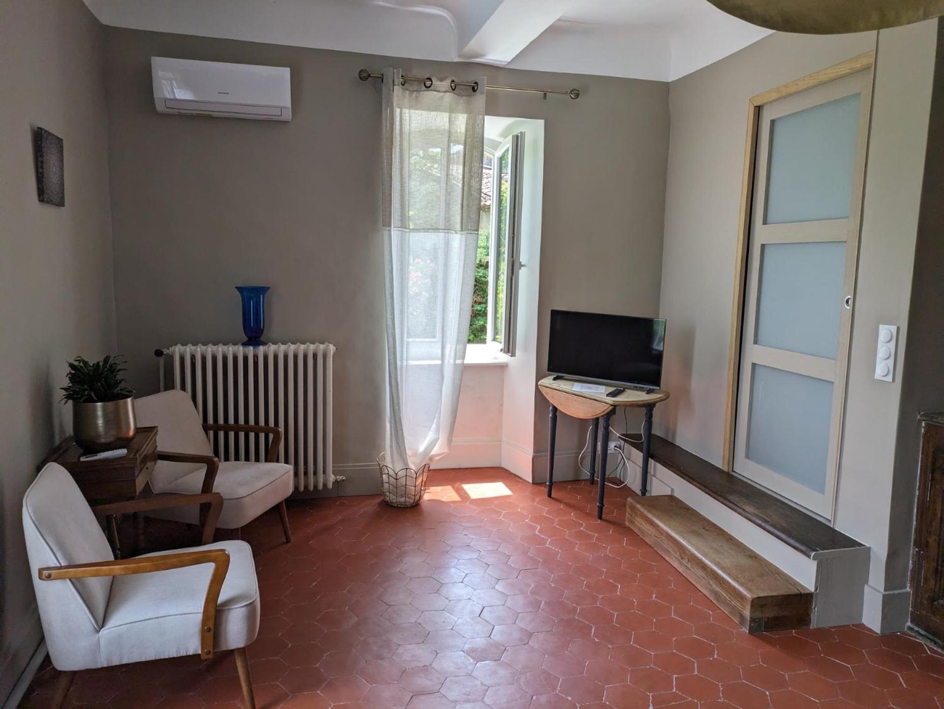 Le Domaine Du Soulier -Gite Et Chambres D'Hotes - La Maison Du Gardien Tornac 外观 照片