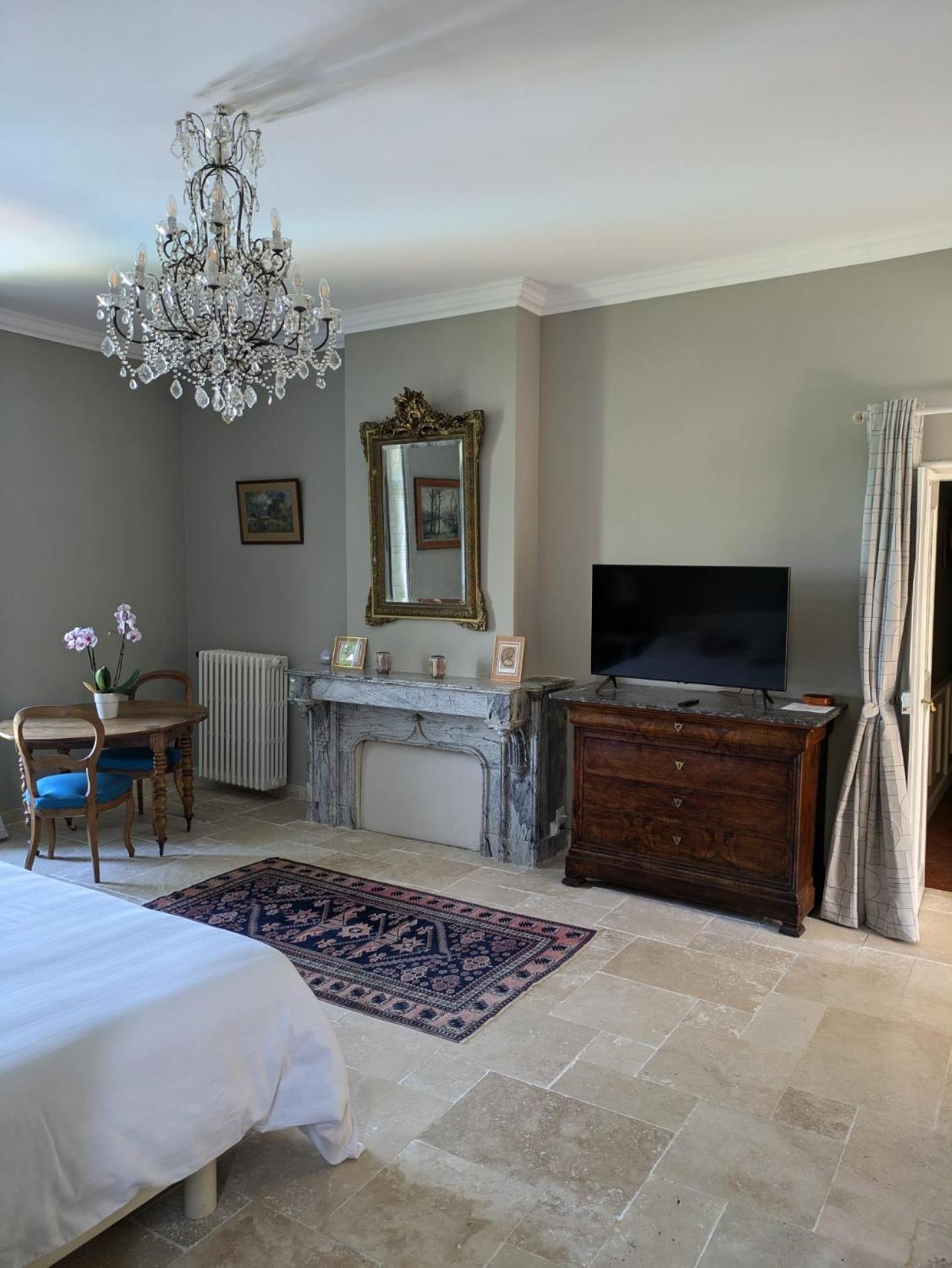 Le Domaine Du Soulier -Gite Et Chambres D'Hotes - La Maison Du Gardien Tornac 外观 照片
